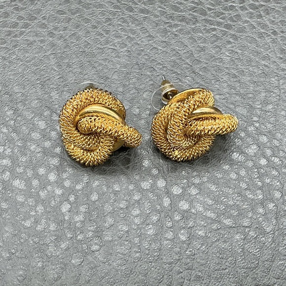Vintage Gold Tone Knot Mesh‎ Stud Earrings Textured Metal Statement Jewelry Gift - Picture 4 of 7
